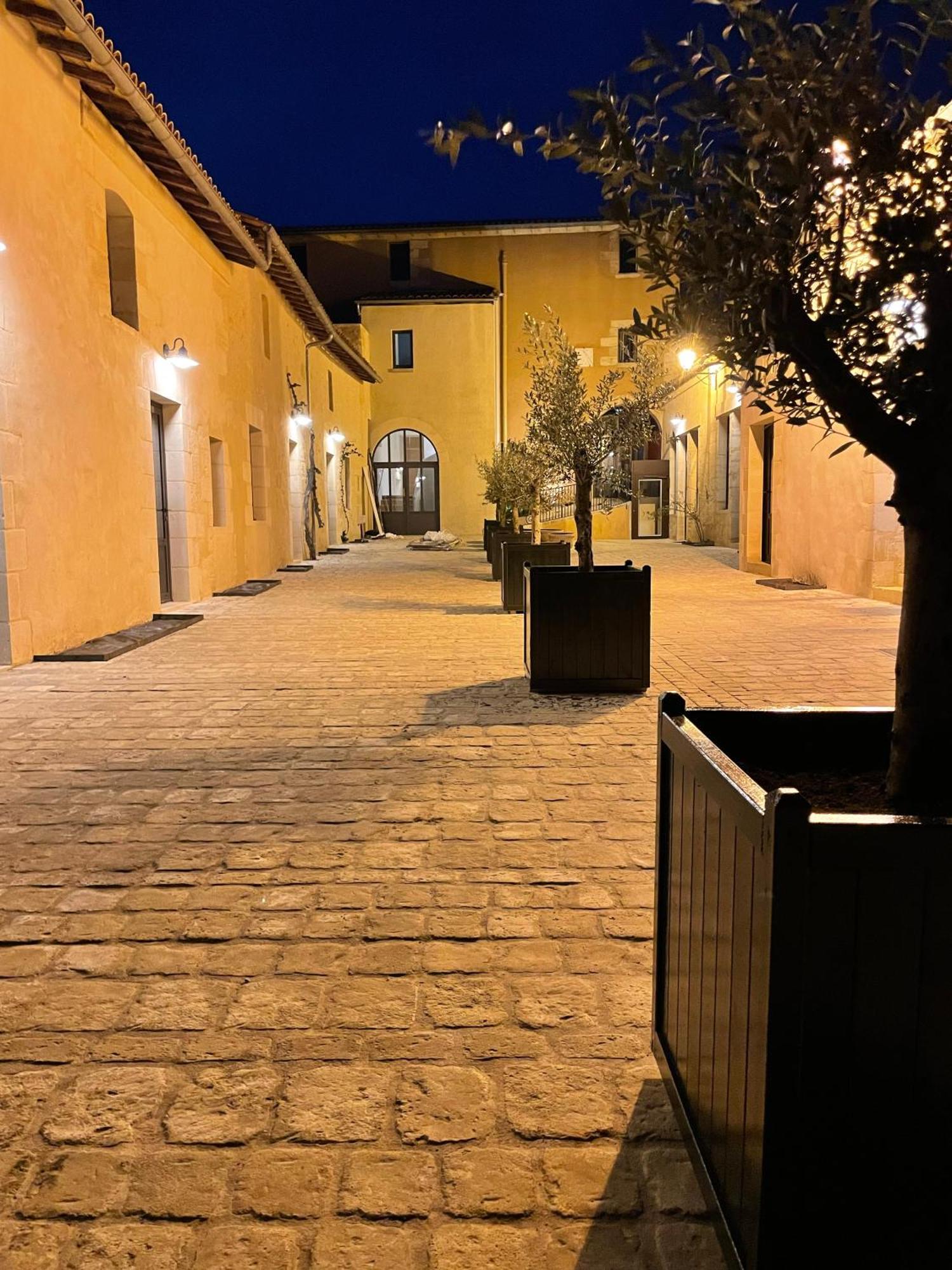 فندق Aux Ducs De Sienne مونتانيو المظهر الخارجي الصورة